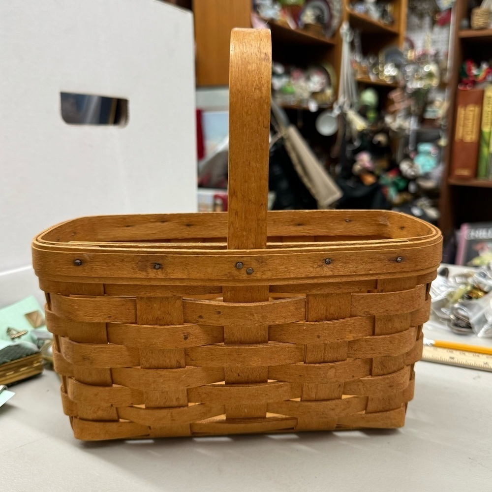 Vintage Longaberger Handwoven Market Basket Stationary Handle 1999